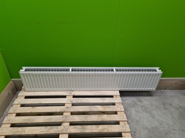 Horizontale radiator dubbele plaat 160 x 30 cm (zonder bevestiging set) (verkocht op veiling 60914)