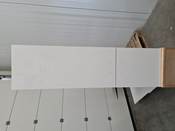 Kolomkast 140 x 40 x 35 cm hoogglans wit. links scharnierend (verkocht op veiling 60914)
