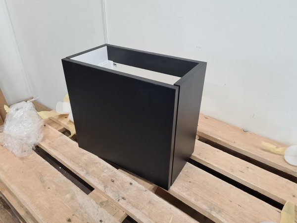 Gliss Design fonteinkastje 40 x 22 x 36 cm mat zwart push to open